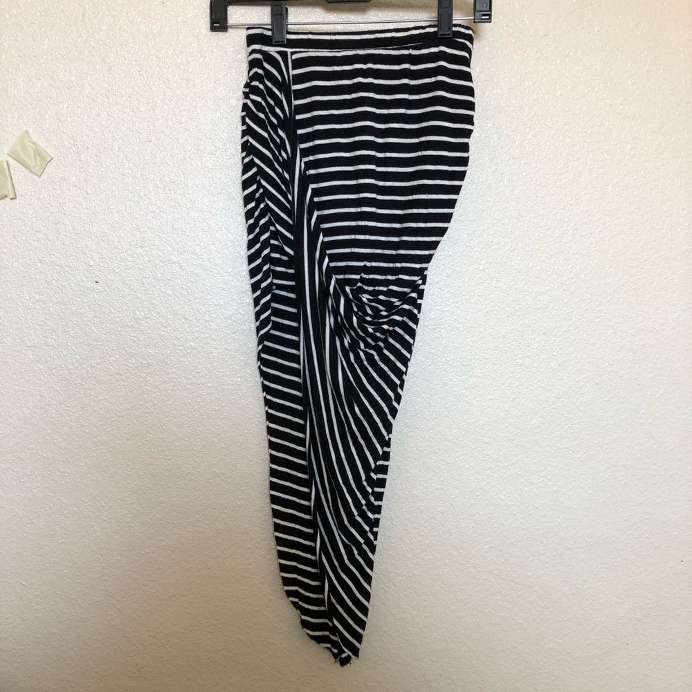 Windsor asymmetrical skirt black with white stripes